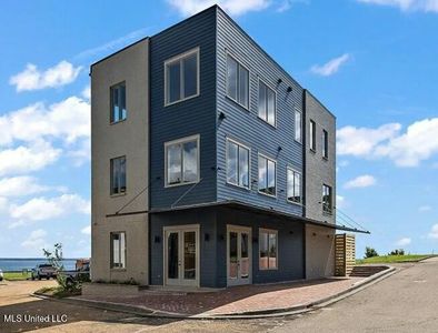 253 N Natchez Dr #201