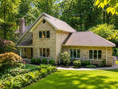 1225 Crows Foot Rd