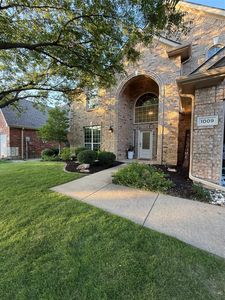 1009 Royal Oaks Dr