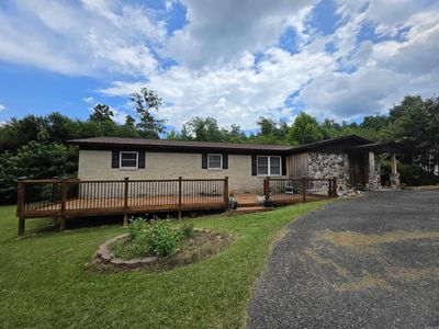 906 Surrey Rd
