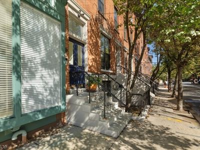 273 Monmouth St