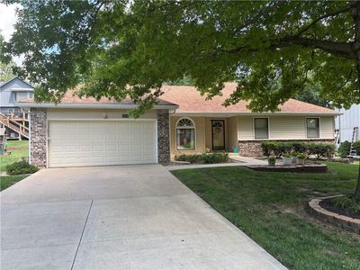8639 Greenway Ln
