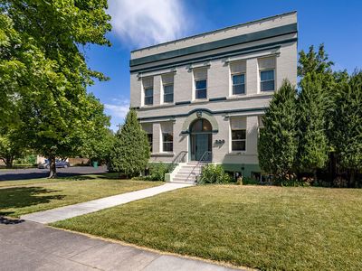 299 W Center St APT 2