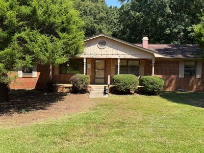 1305 Meadowood Ln