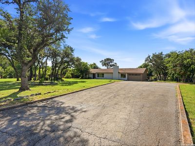 136 Royal Oaks Loop