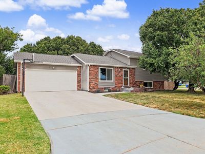 3227 N Longfellow Ct