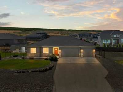 Property at 22011 E Berry Dr, Benton City, WA