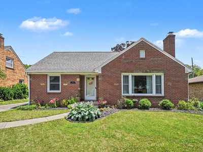 136 Westmont Dr NW