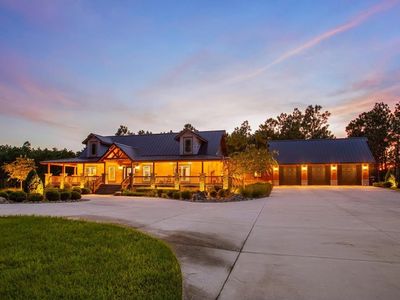 5208 EFFIE DRIVE
