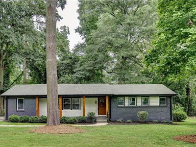 131 Brookwood Dr SW