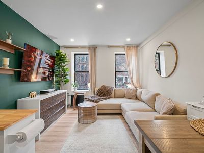 300 8th Ave APT 1M