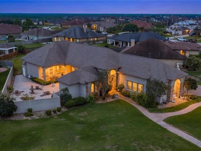 6142 Lago Vista Dr
