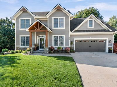 211 Surrey Ct