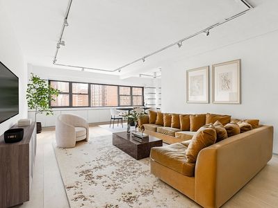 165 E 72nd St APT 11C