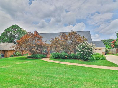 1509 Hillcrest Dr