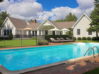 4 Wintergreen Ln