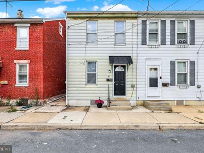 31 W Washington St