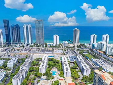 17011 N Bay Rd APT 205