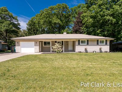 1297 Joslyn Rd