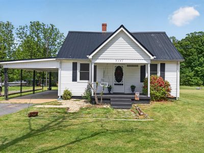 Property at 3141 Grit Rd, Hurt, VA