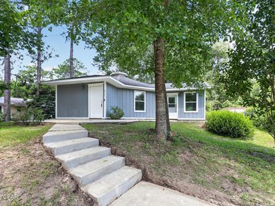2757 Muir Ln