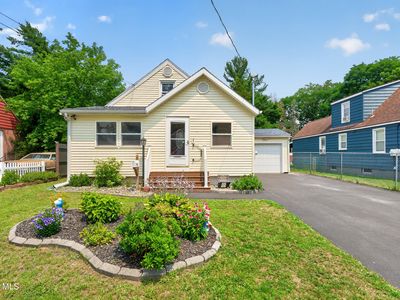 11 Leach Avenue