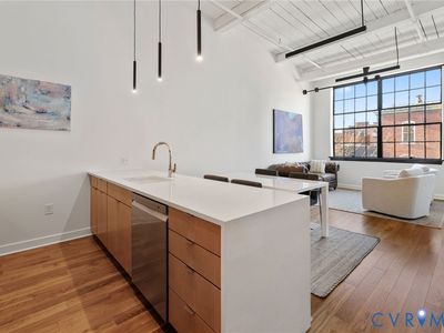 2201 E Main St #10