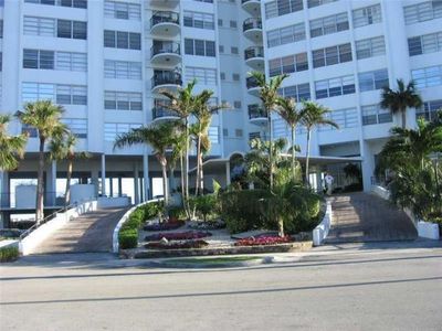 11930 N Bayshore Drive N #706
