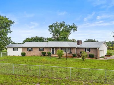 374 NE Magnolia