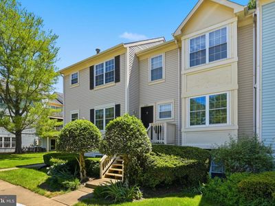 Property at 210 Fernwood Pl, Warrenton, VA