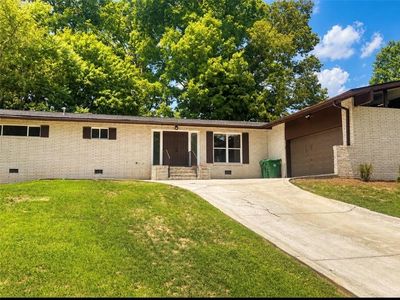 2735 Kings Park Cir
