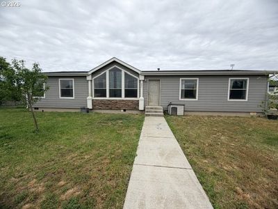 880 N 11th Ave
