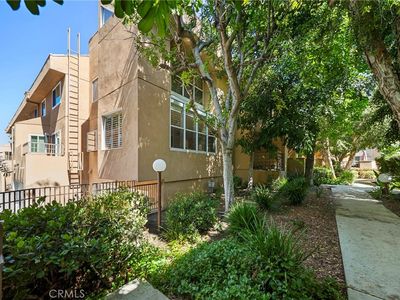 18730 Hatteras St Unit 31