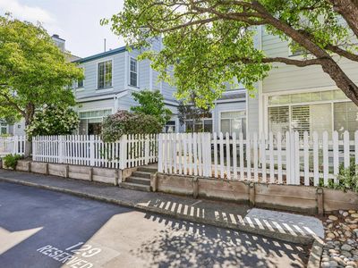 326 Commodore Drive
