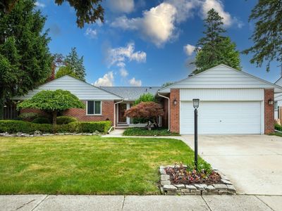 930 Crescent Ln
