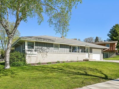 5544 Oakwood STREET
