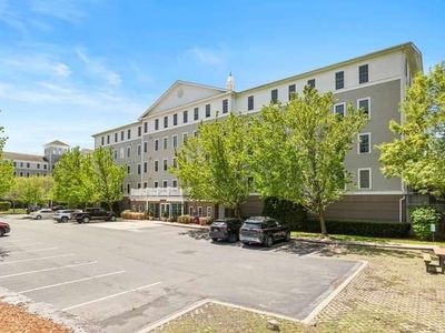 10 Crowninshield St Unit 106