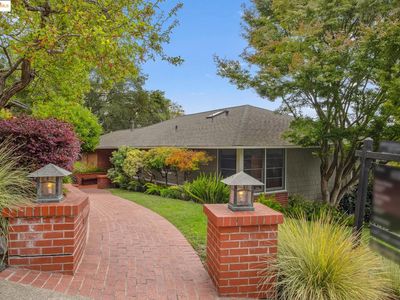 64 Crest Rd