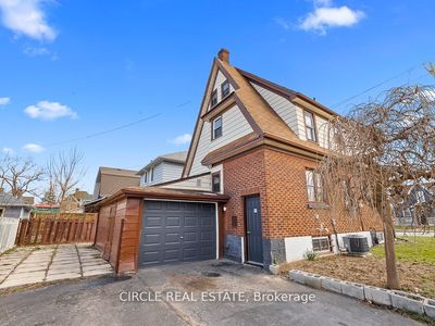 4639 Simcoe St
