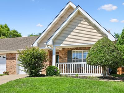 704 Village Green Cir