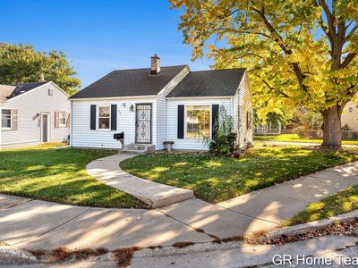 3148 Stratford Dr SW