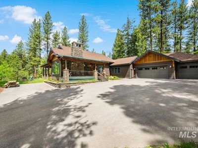 1460 Crown Point Pkwy