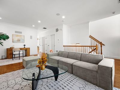 373 Kingston Ct