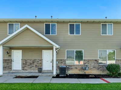 403 E 475 N