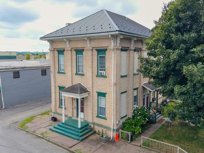 359 Groves Ct #363