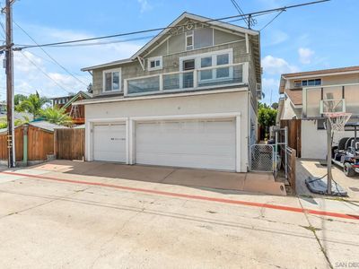 424 Adella Ln