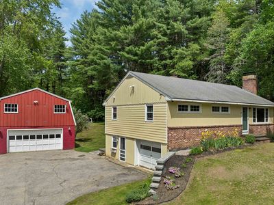 Property at 14 Squamscott Road, Stratham, NH