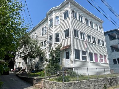 423 Waldo Street #6