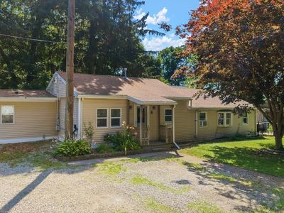 8 Martel St