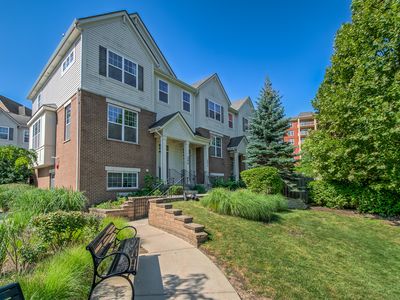 Property at 200 Concord Ct, Morton Grove, IL